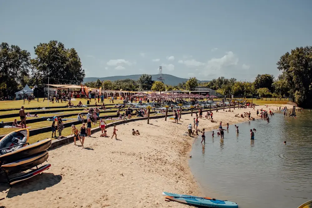Beach and lake at Zelená Voda